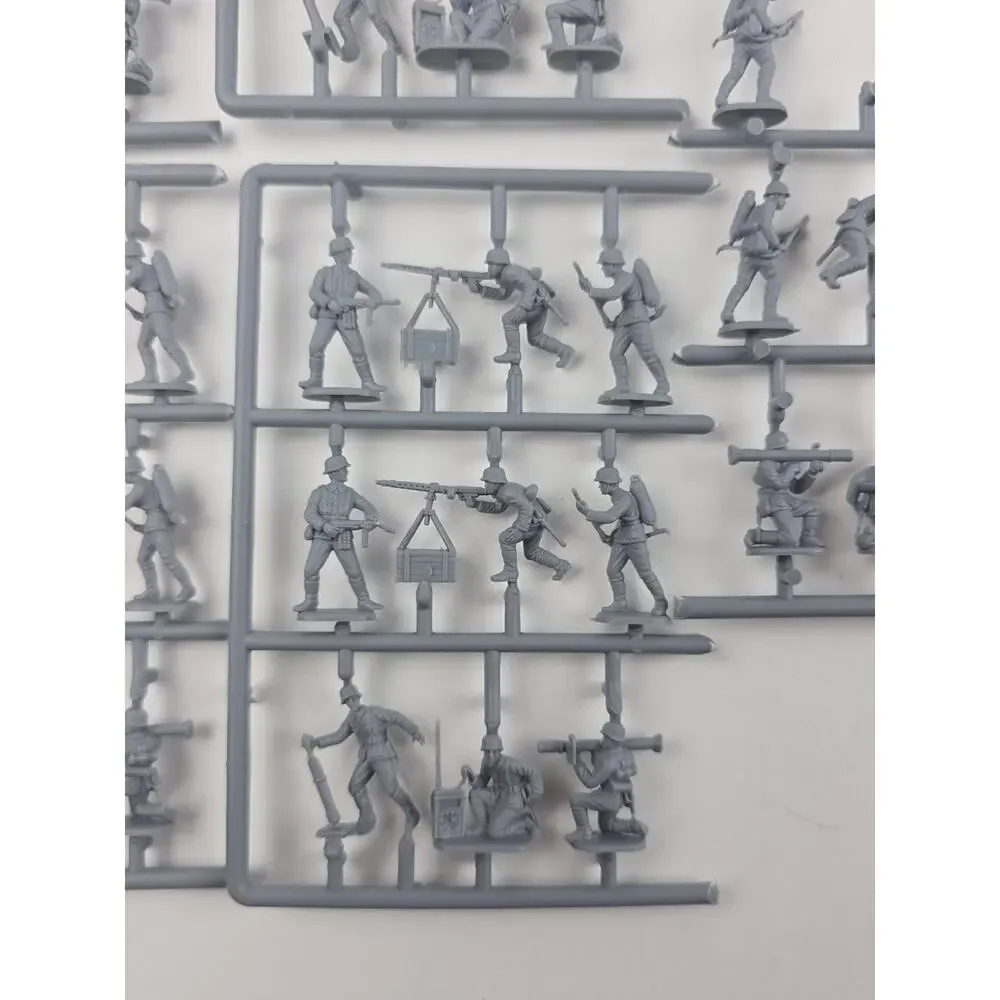 Revell German Armored Infantry 1:72 Plastic Military Men Figures 03155 - used
